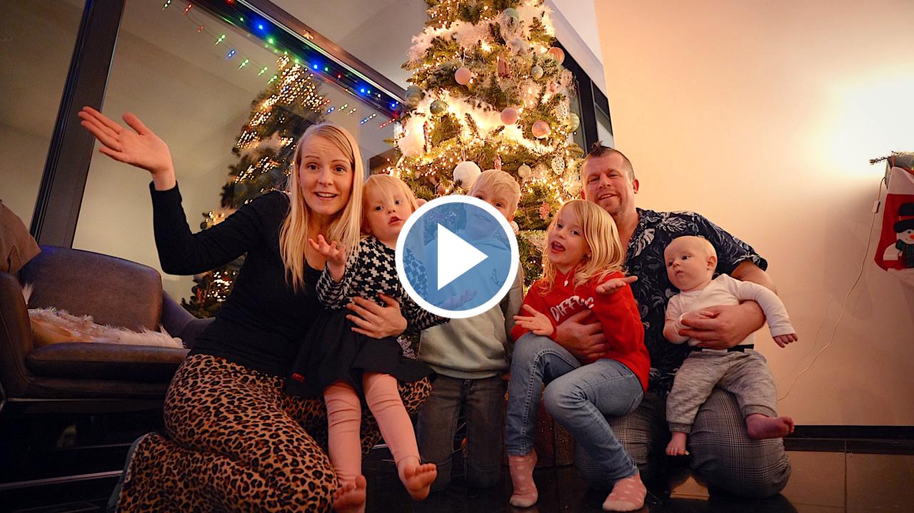 MEGA KERSTBOOM OPTUiGEN iN ONS HUiS Bellinga Vlog 2293 / Bellinga TV